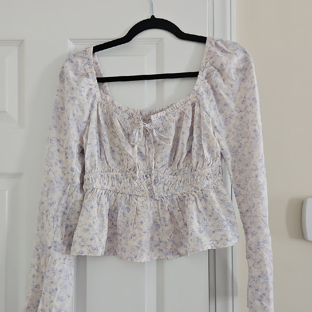 Arizona Jean Company Blue Floral Blouse